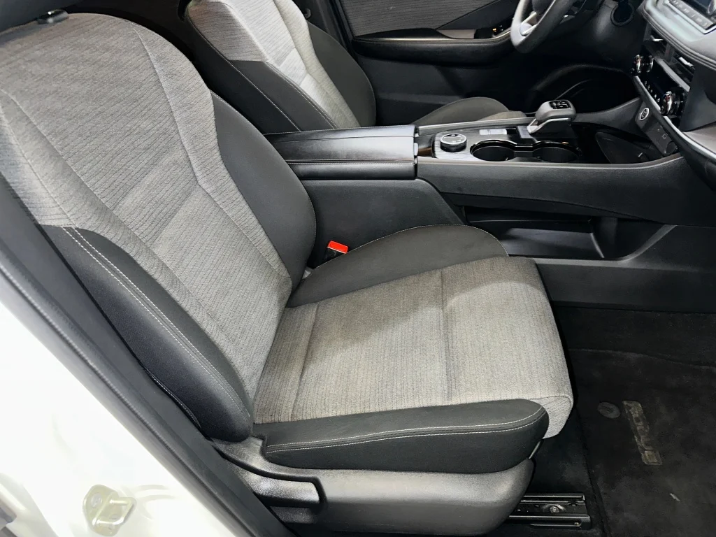 Certified Used 2023 Pearl White Tricoat Nissan SV image 29