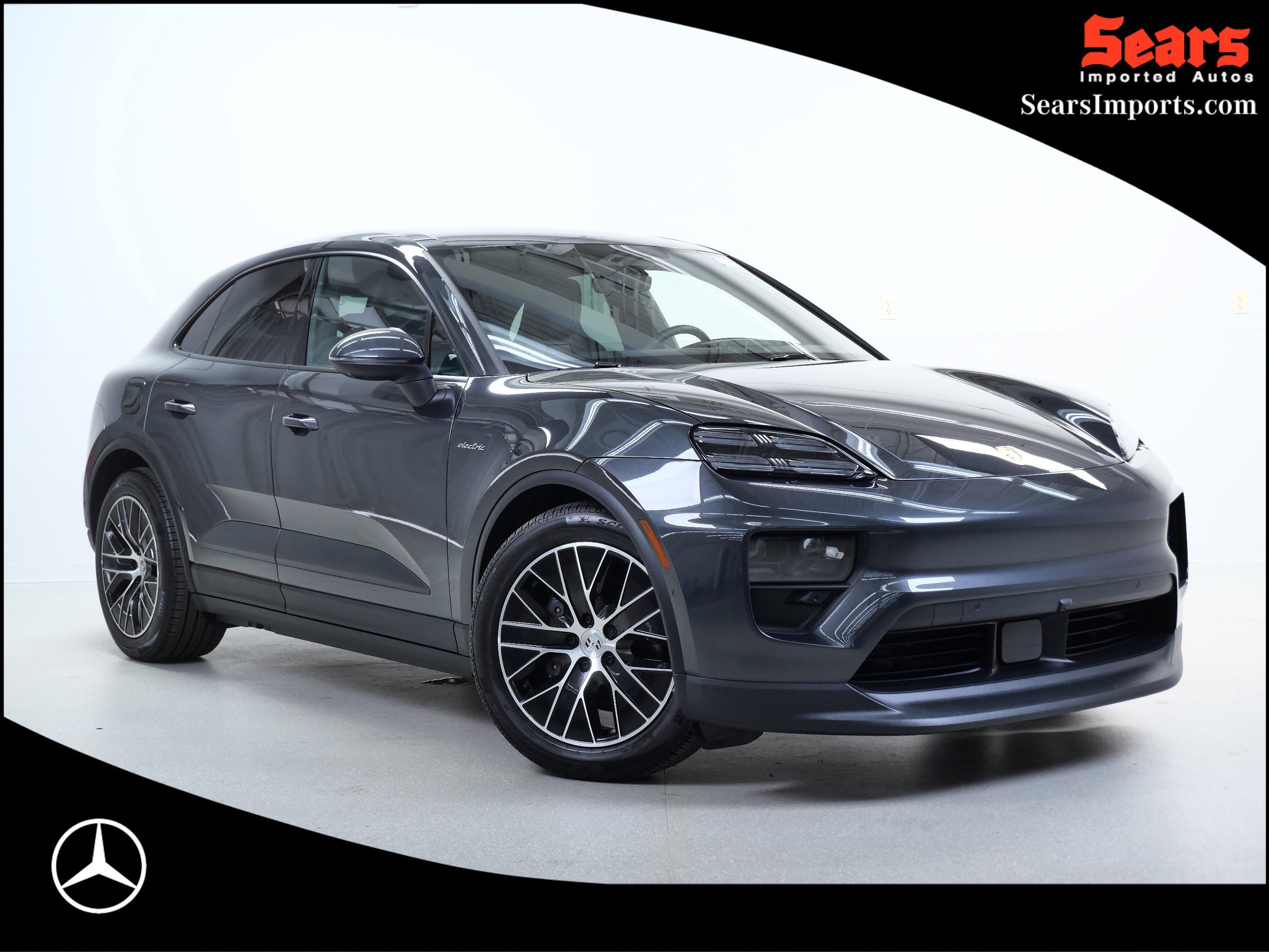 2025 Porsche Macan Macan 4 Electric's photo