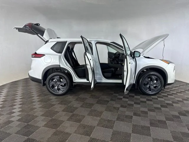 New 2026 Everest White Pearl TriCoat Nissan SV image 13