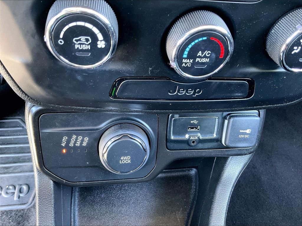 Used 2020 Gray Jeep Sport image 12