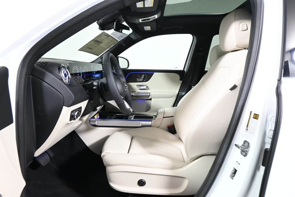 Used 2026 Polar White Mercedes-Benz GLB 250 image 3
