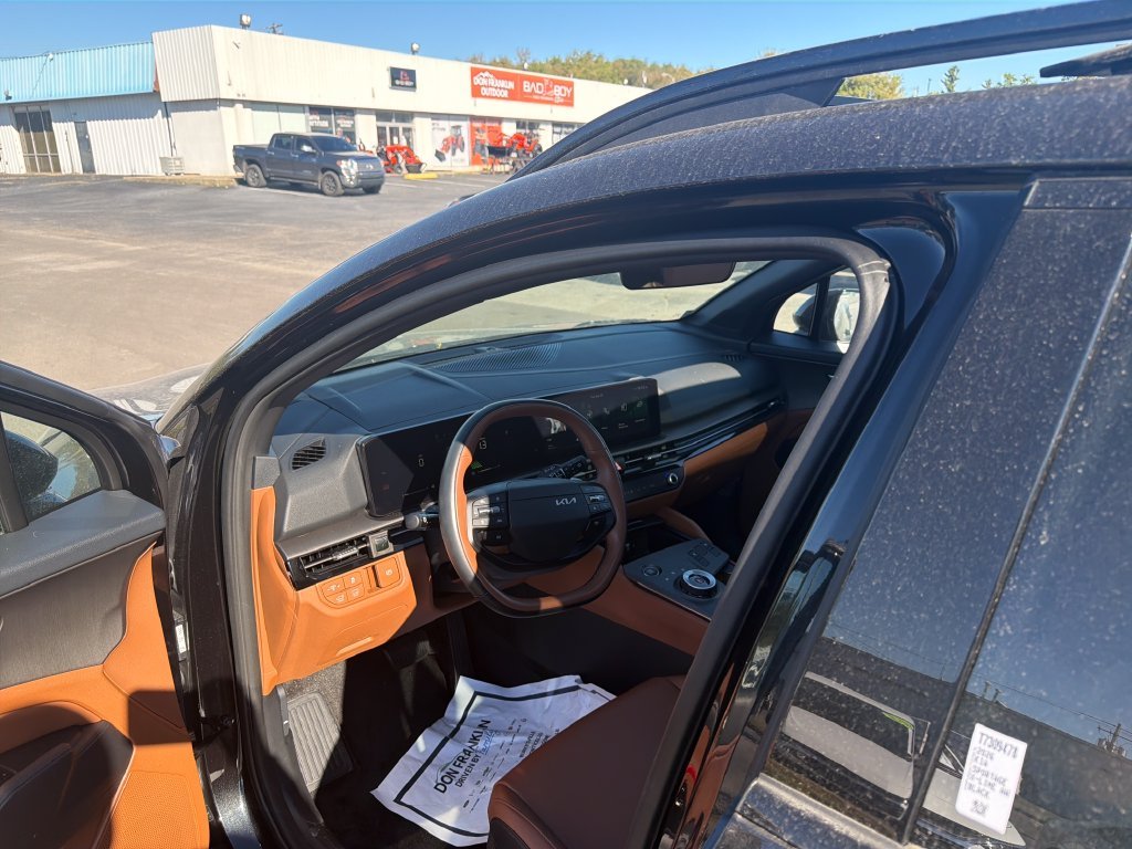 Used 2026 Black Kia X-Line image 15