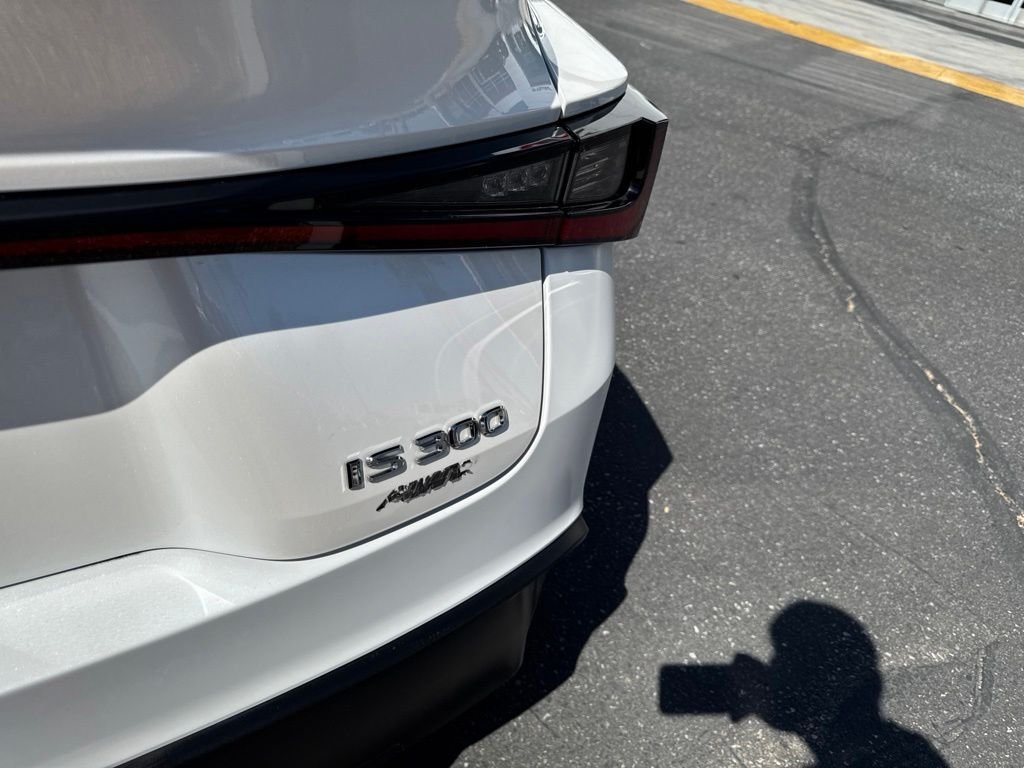 Used 2021 White Lexus 300 image 8