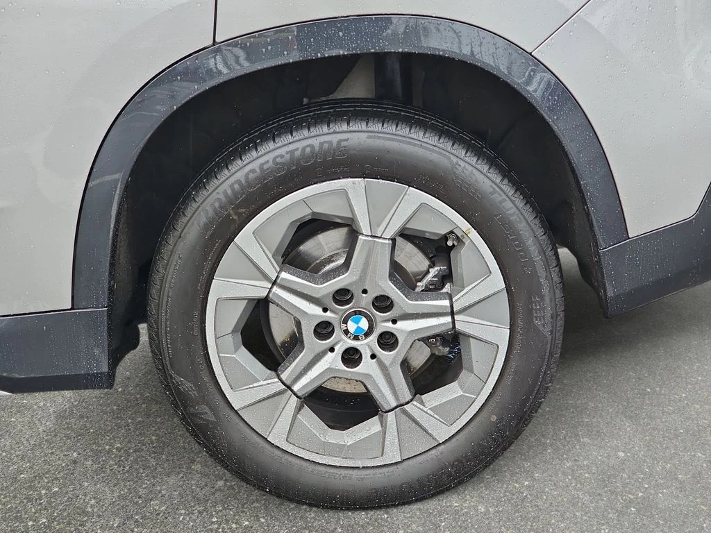 Used 2025 Silver BMW xDrive28i image 33
