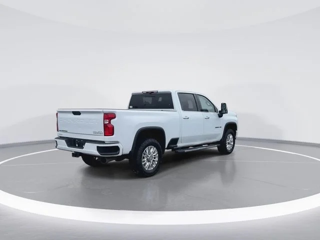 Used 2020 White Chevrolet High Country image 8
