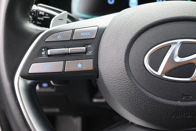 Used 2025 White Hyundai SEL image 7