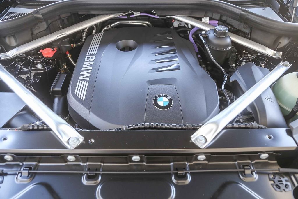 Used 2026 Carbon Black Metallic BMW sDrive40i image 23