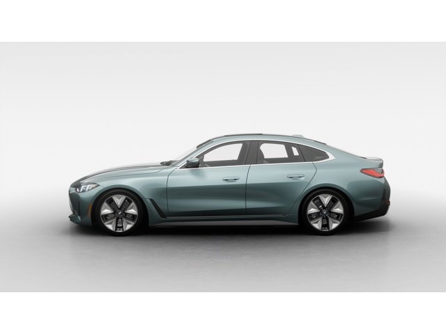 New 2026 Cape York Green Metallic BMW eDrive40 image 4