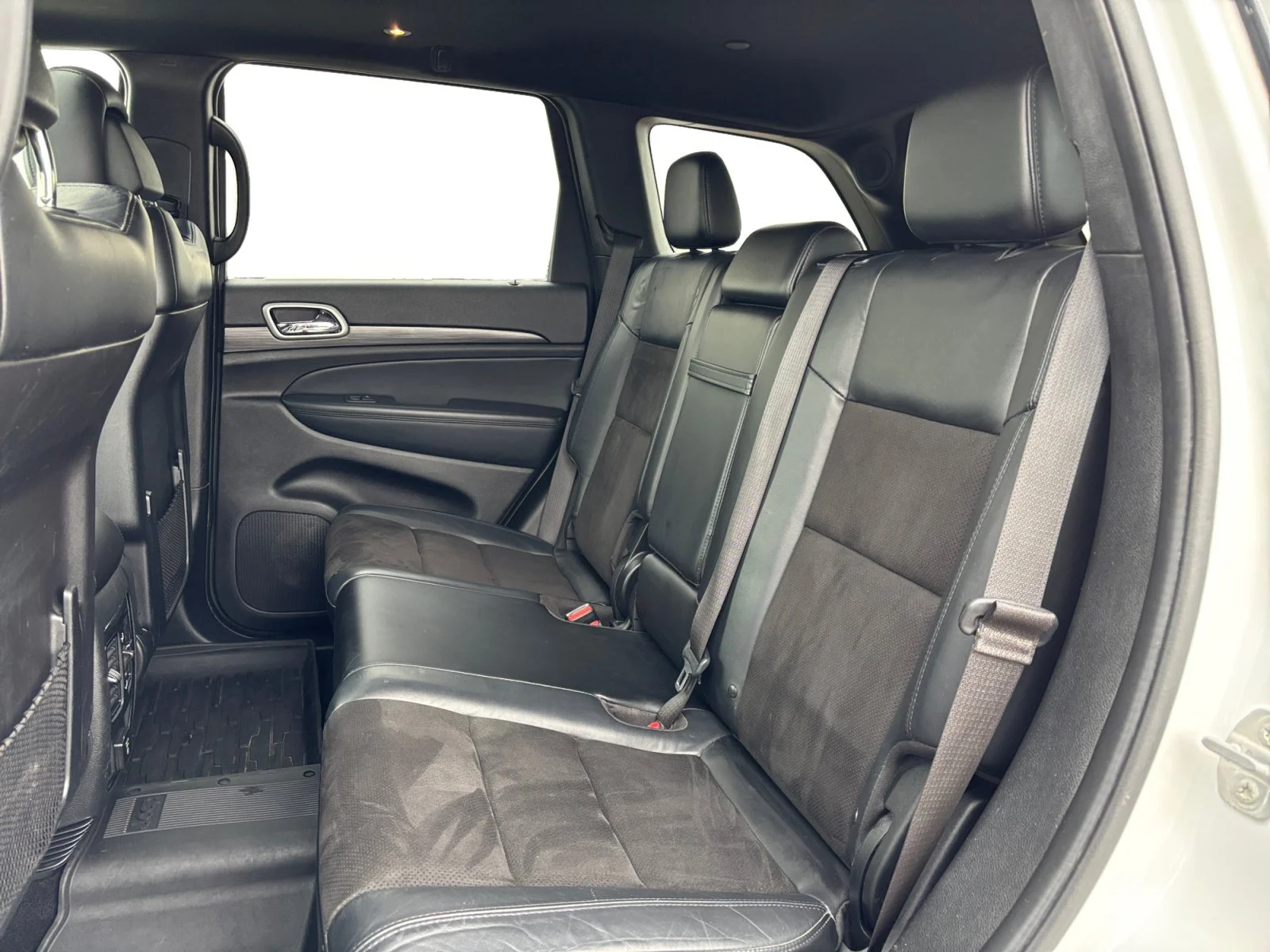 Used 2021 White Jeep Altitude image 16