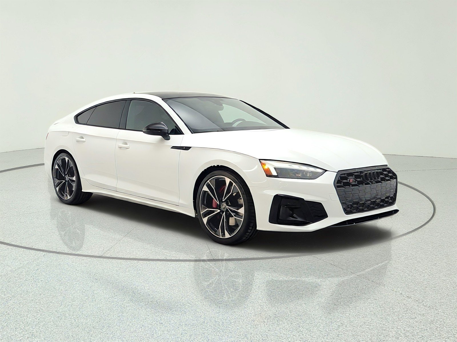 Used 2025  Audi Premium Plus image 3