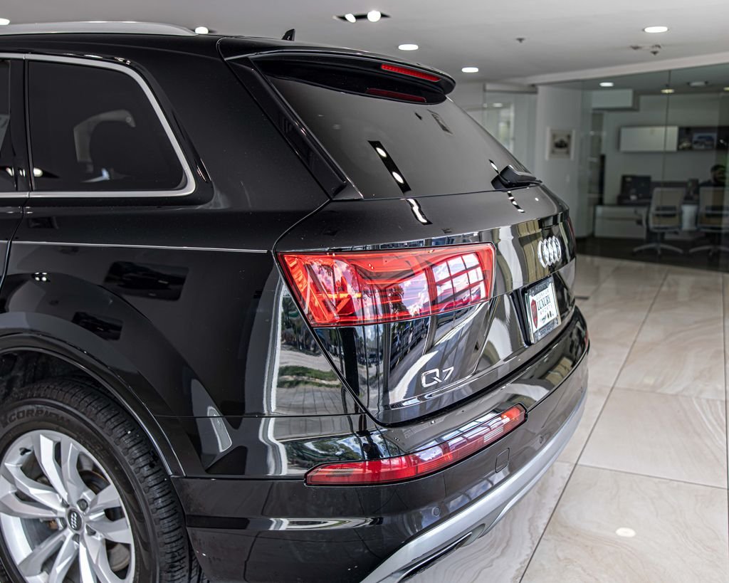 Used 2019 Black Audi 55 Premium image 14