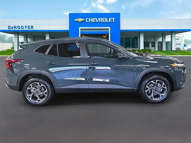 2026 Chevrolet Trax LT - Photo 7