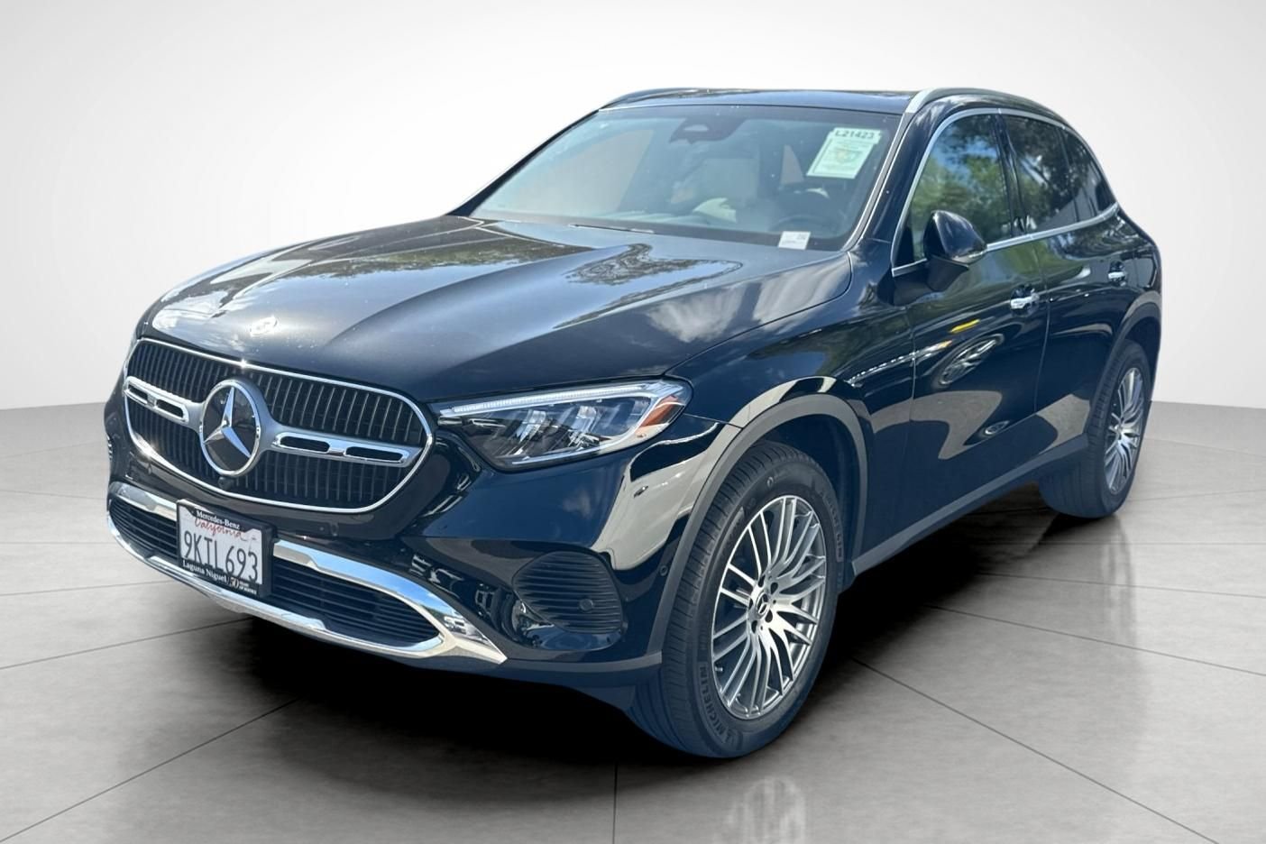 Used 2024 Black Mercedes-Benz GLC 300 image 2