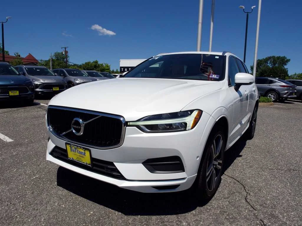 2019 Volvo XC60 T6 Momentum AWD's photo