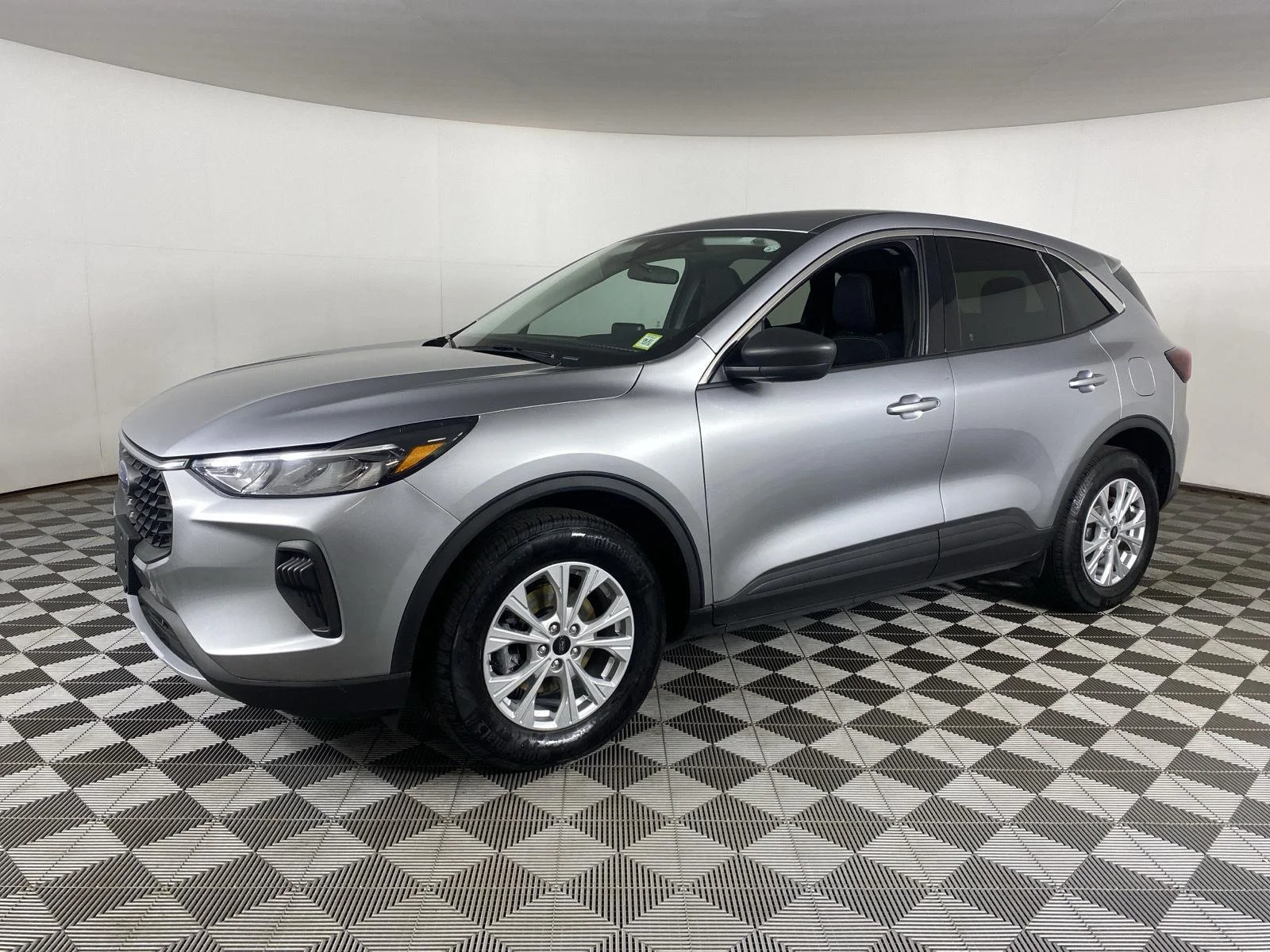 Used 2023 Iconic Silver Ford Active image 6