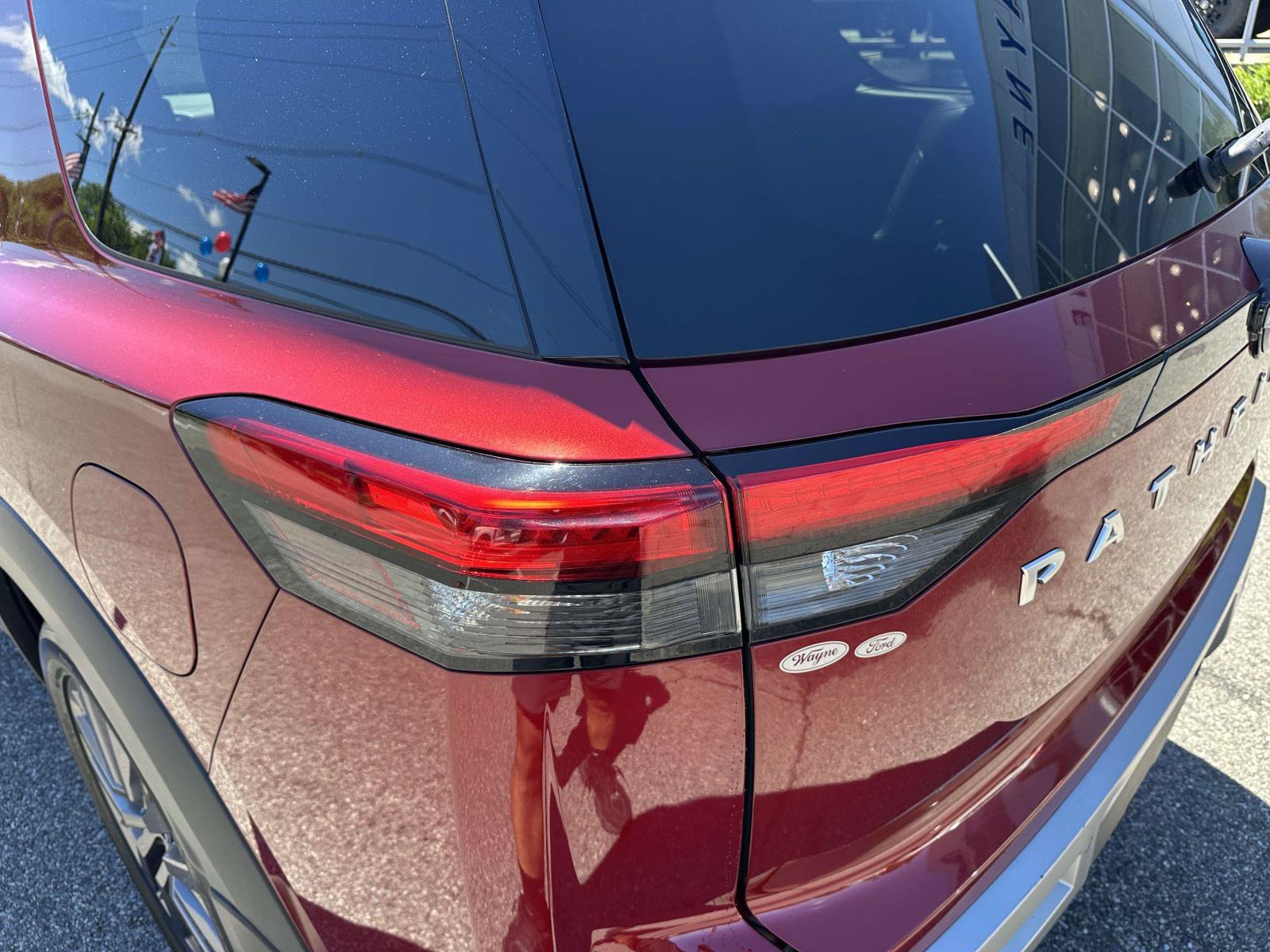 Used 2023 Scarlet Ember Nissan SL image 10