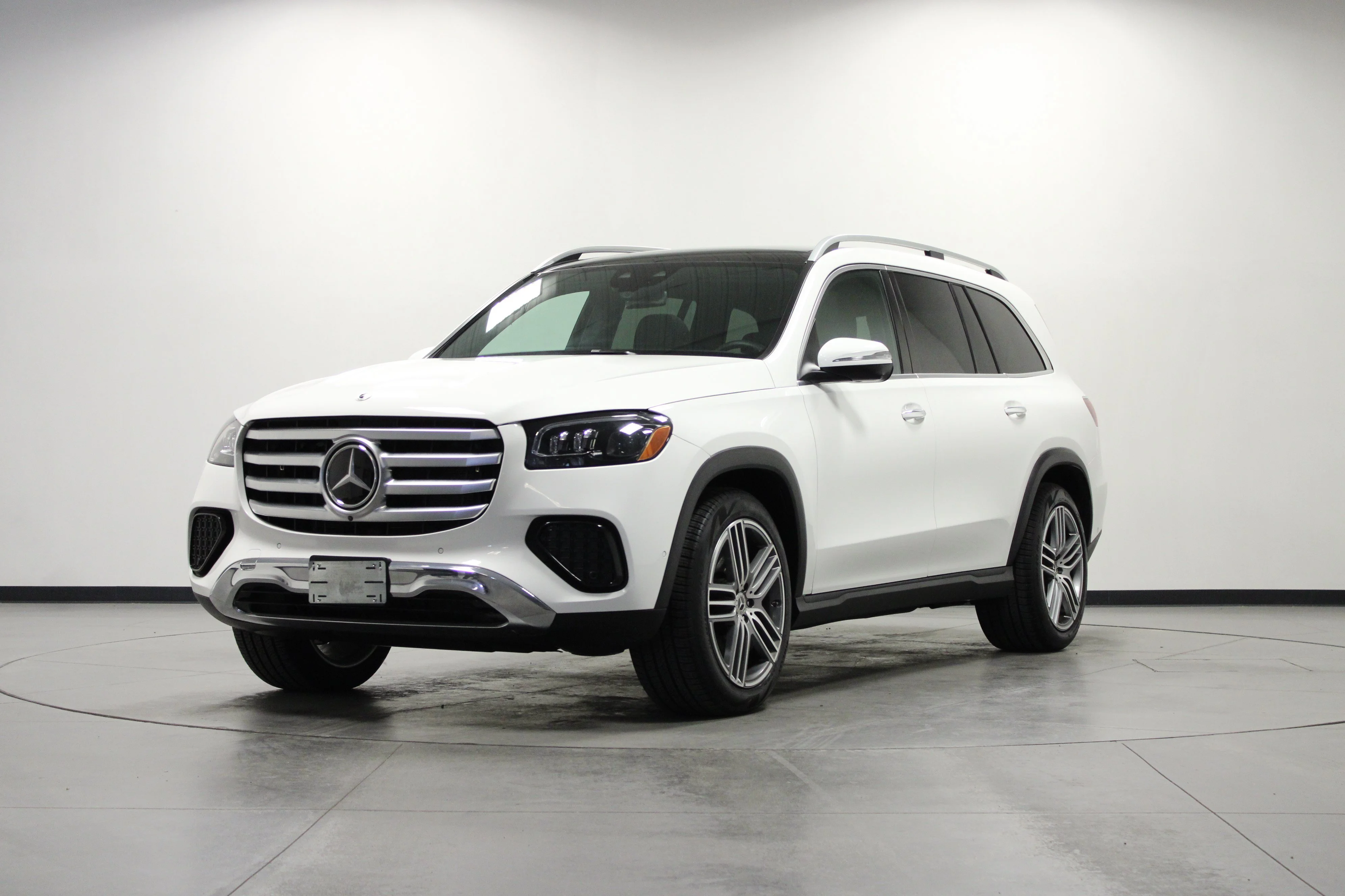 Used 2026 Polar White Mercedes-Benz GLS 450 image 8