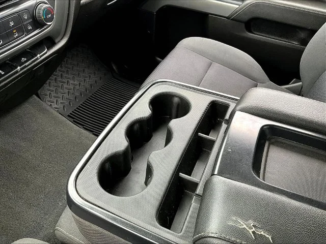 Used 2019 Silver Chevrolet LT image 21