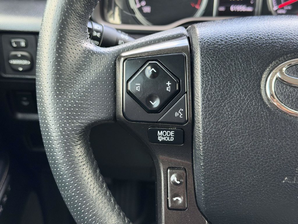 Used 2020 White Toyota Nightshade image 9