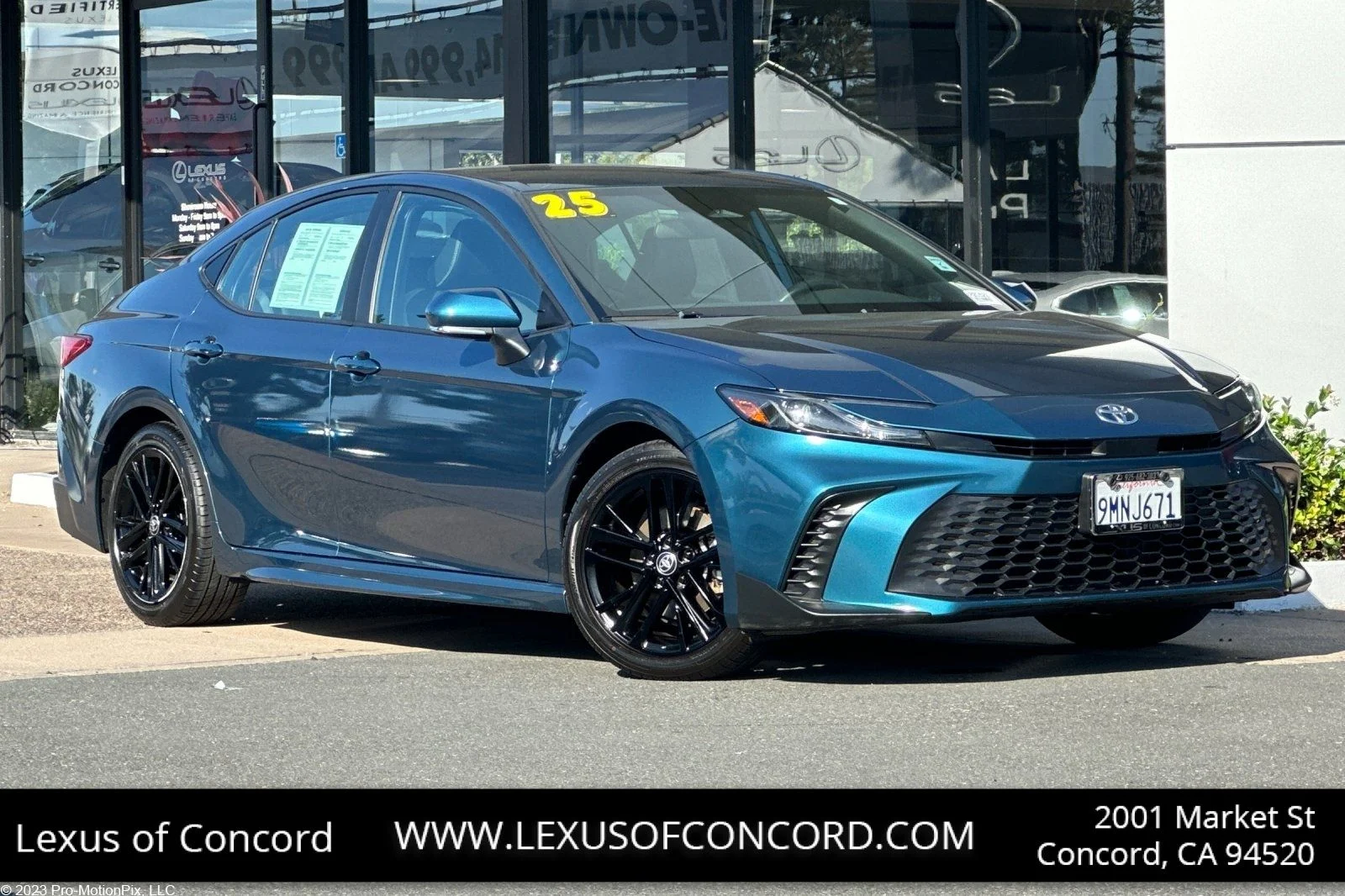 Used 2025 Ocean Toyota SE image 1