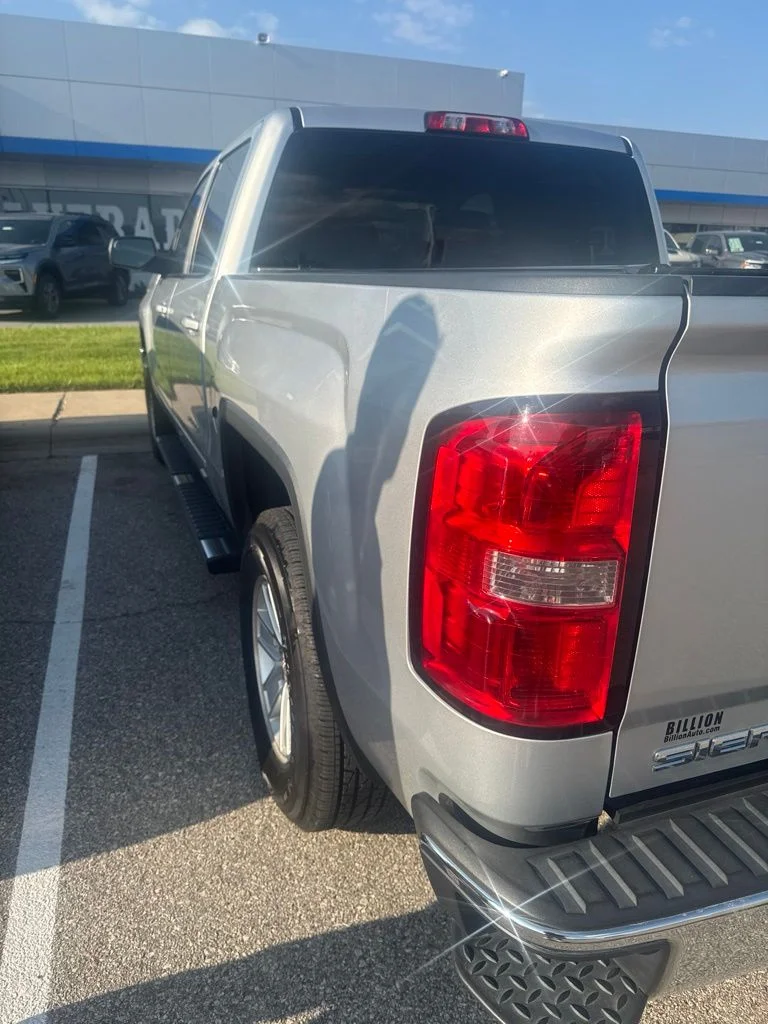 Used 2015 Silver GMC SLE image 4