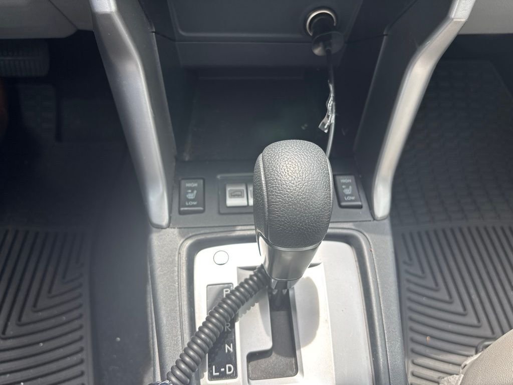 Used 2018 Crystal White Pearl Subaru 2.5i Limited image 11