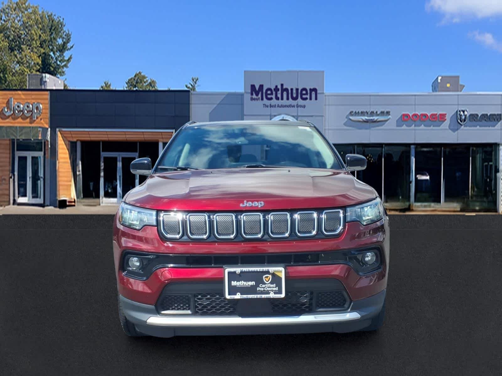 Used 2022 Velvet Red Pearlcoat Jeep Limited image 10