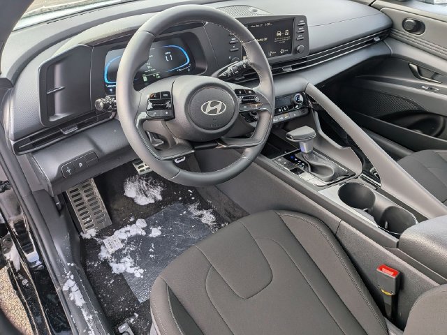 Used 2026 Black Hyundai SEL Sport image 11
