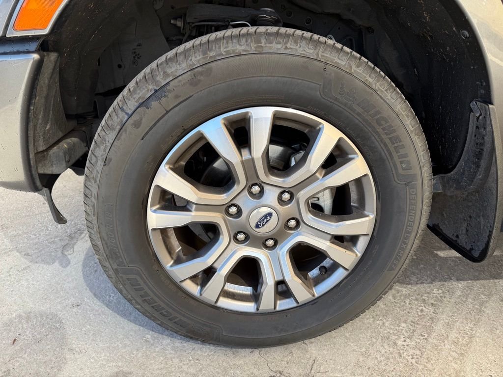 Used 2020 Magnetic Ford Lariat image 4