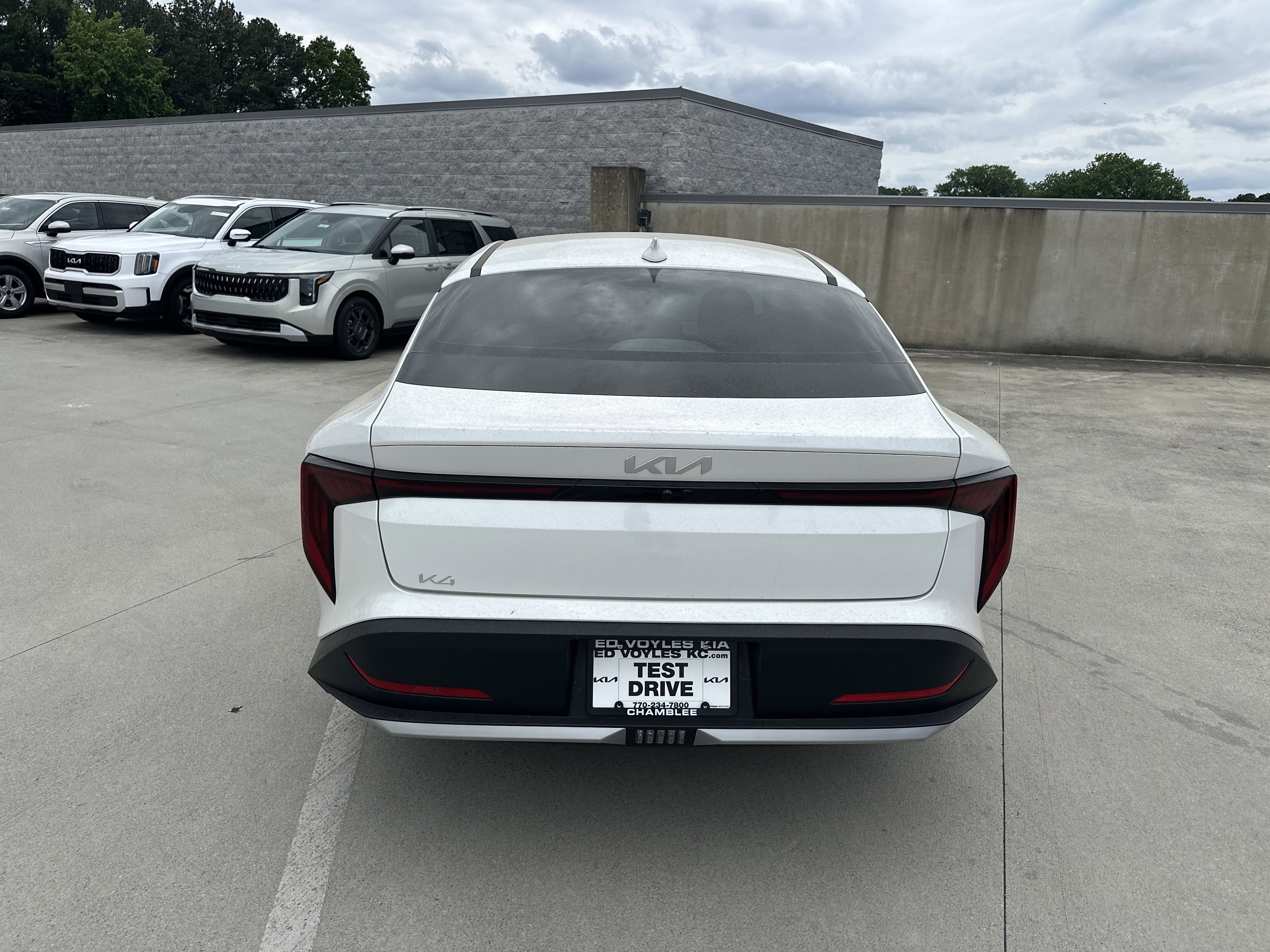 New 2026 Snow White Pearl Kia LXS image 7