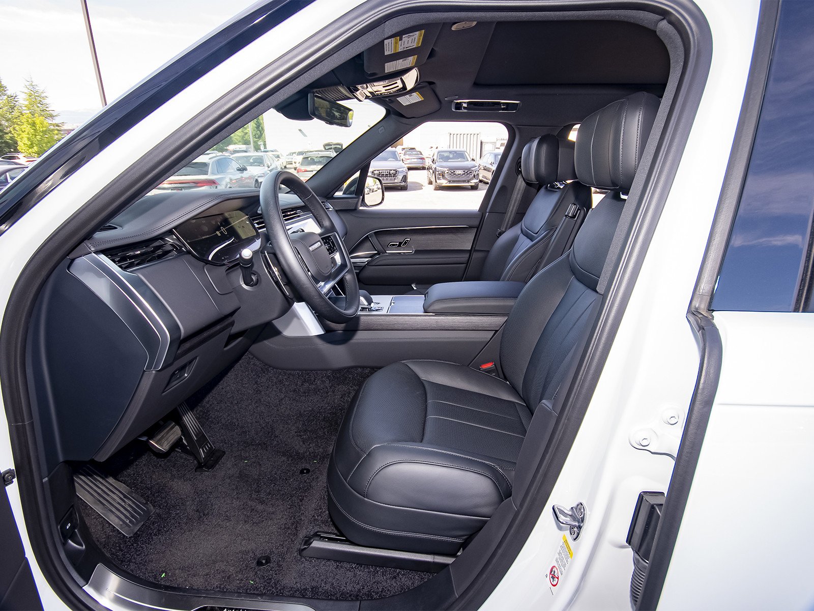 New 2026 Fuji White Land Rover Autobiography image 36