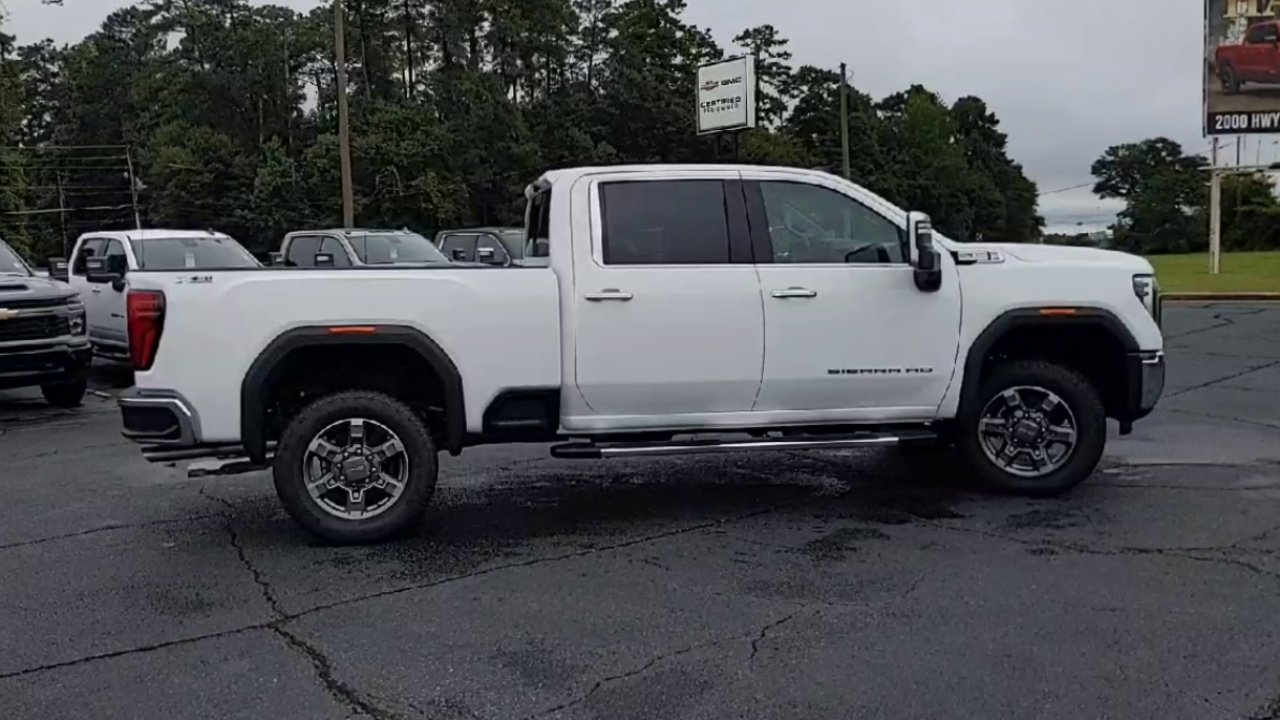 2025 GMC Sierra 3500HD SLT - Photo 9