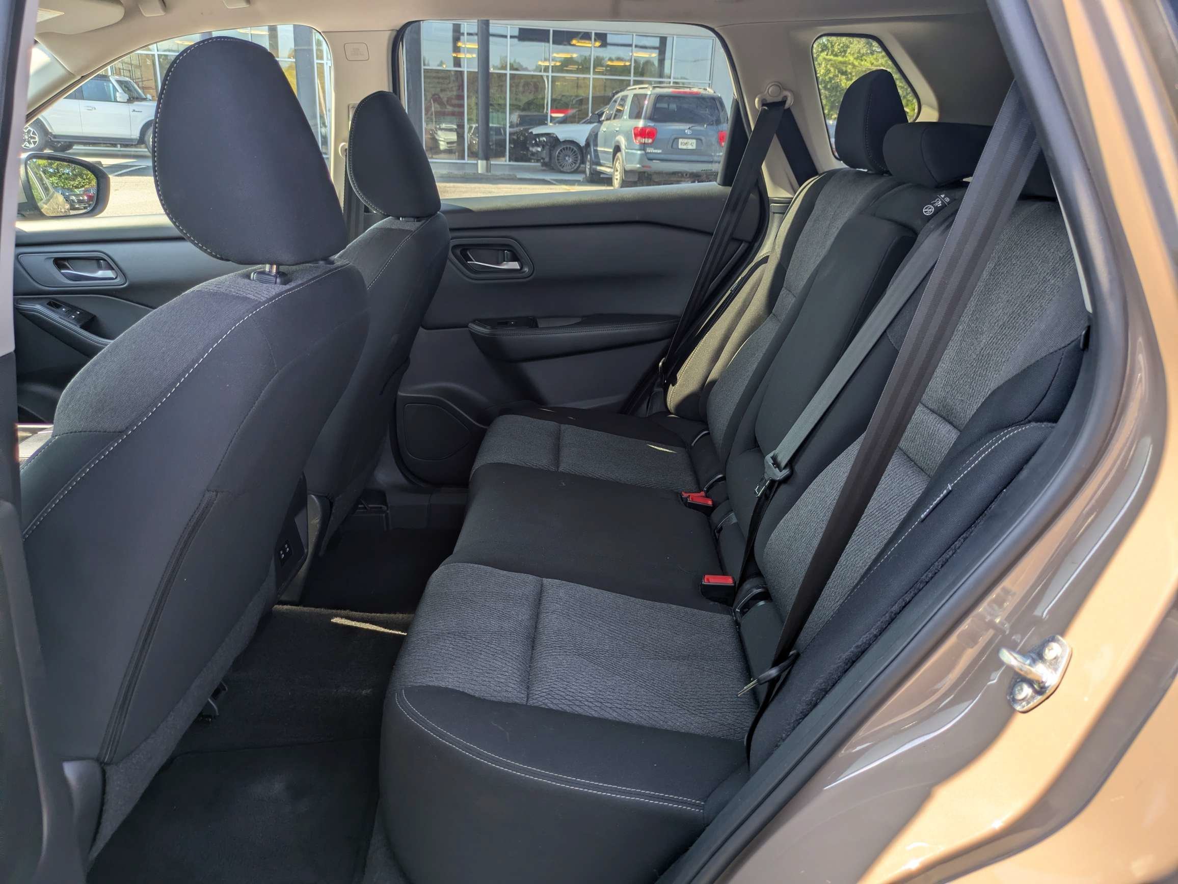 Used 2025  Nissan SV image 11