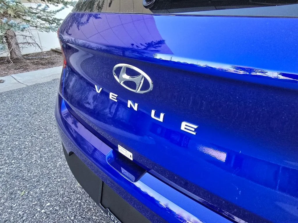 2025 Hyundai Venue SEL - Photo 9