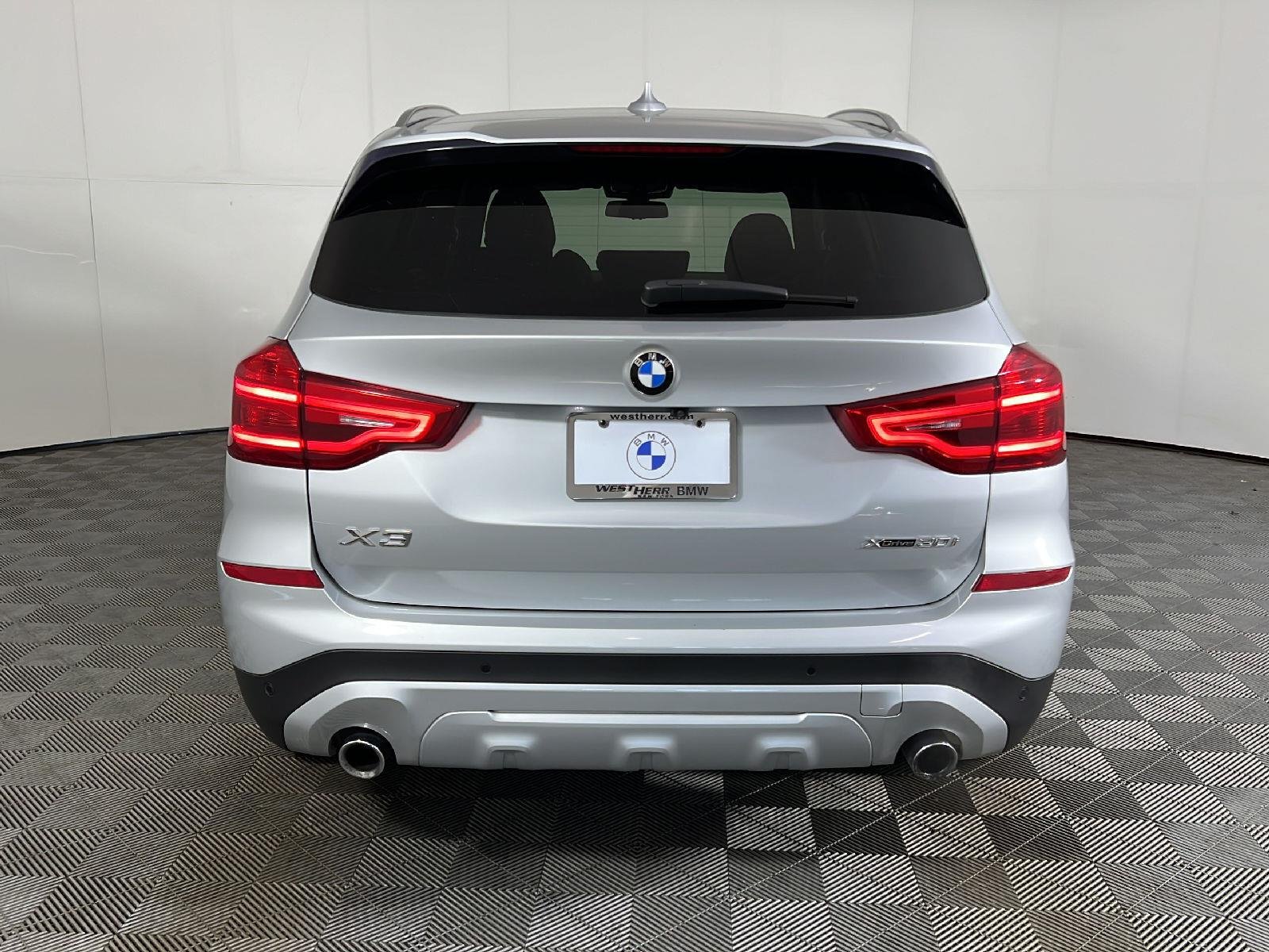 Used 2019 Glacier Silver Metallic BMW xDrive30i image 6