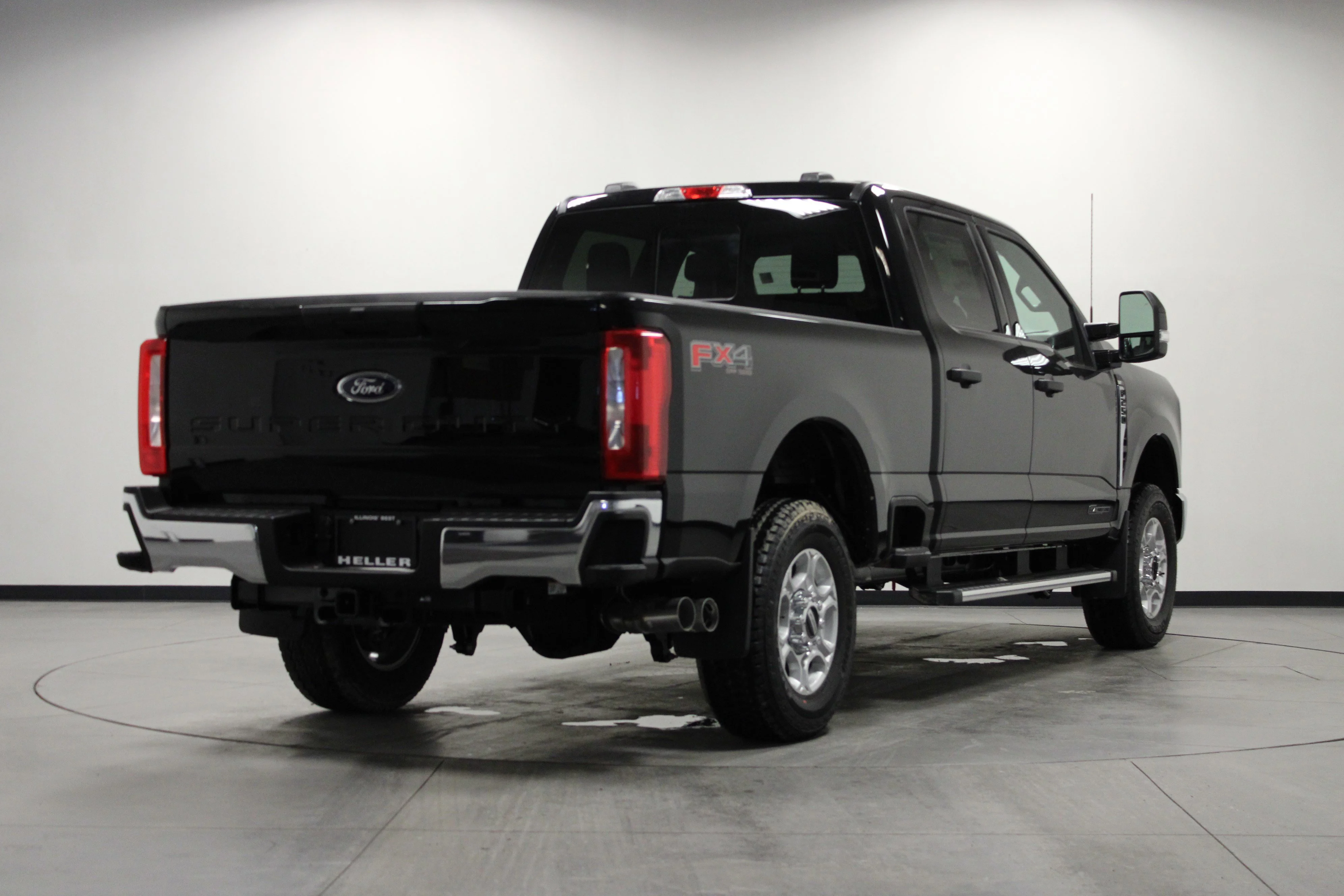 New 2026 Agate Black Metallic Ford F-250® XLT image 4