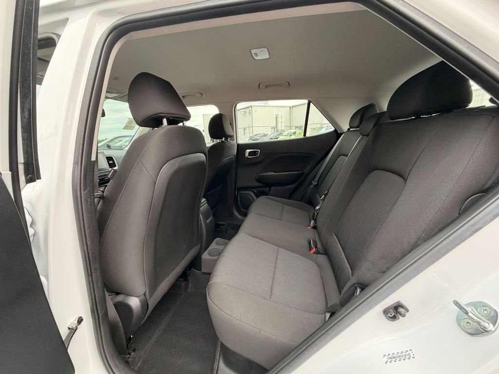 Used 2023 Ceramic White Hyundai SE image 7