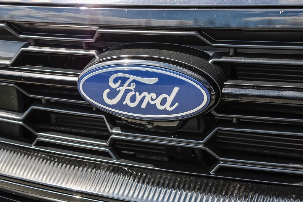 Used 2025 Black Metallic Ford Active image 6