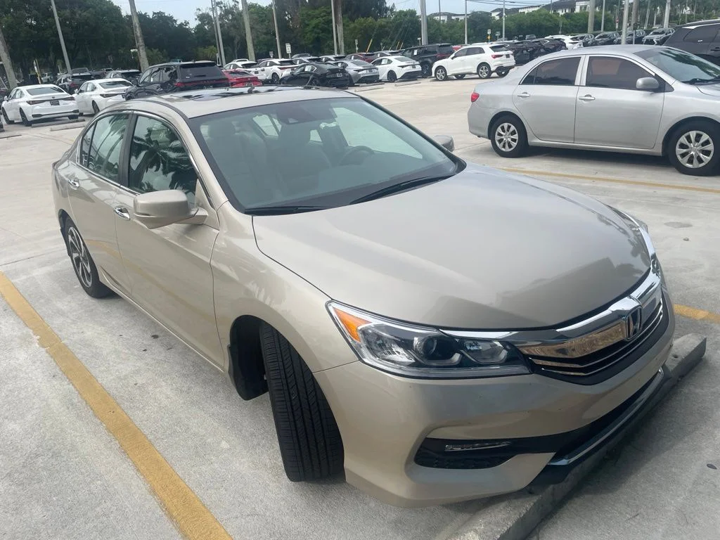 Used 2016 Champagne Frost Pearl Honda EX-L image 1