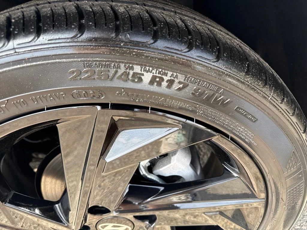 Used 2026 Gray Hyundai SEL Sport image 31