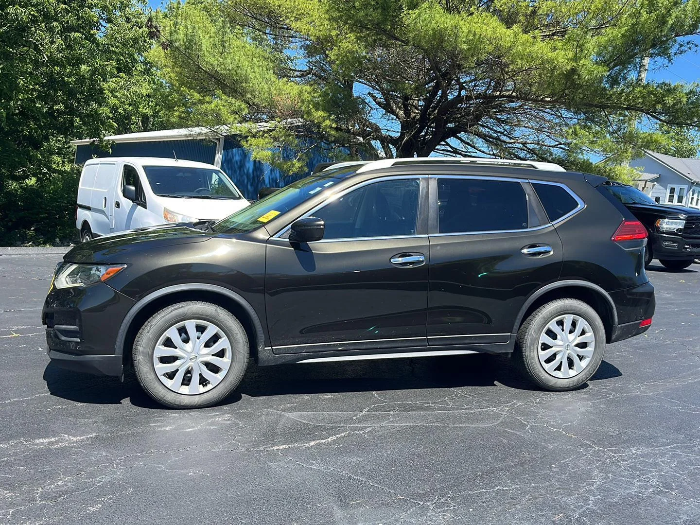Used 2017 Nissan Rogue S with VIN JN8AT2MT3HW133148 for sale in West Union, OH