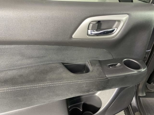 Used 2014 Gray Nissan SV image 27