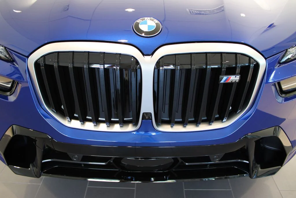 Used 2025 Blue Metallic BMW M60i image 50