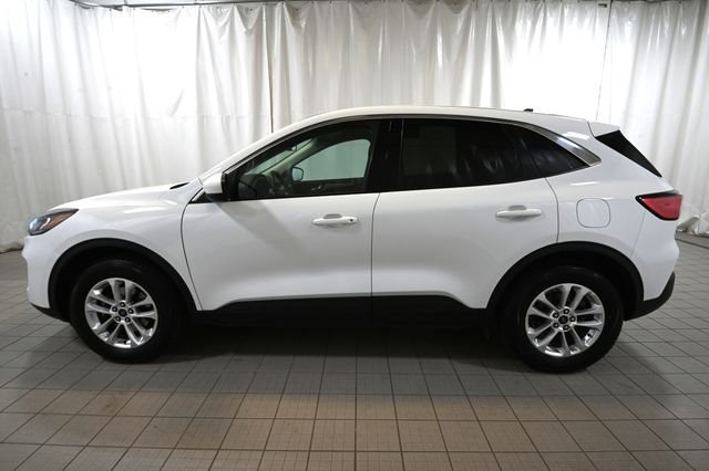 Used 2021 White Ford SE image 9