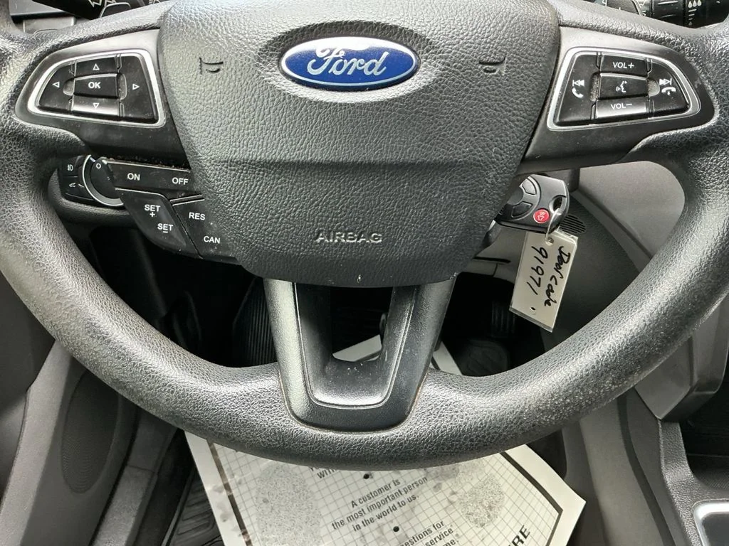 Used 2017 Blue Ford SE image 19
