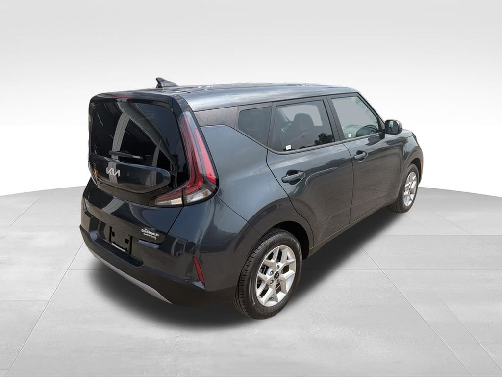 Used 2025 Gray Kia LX image 5