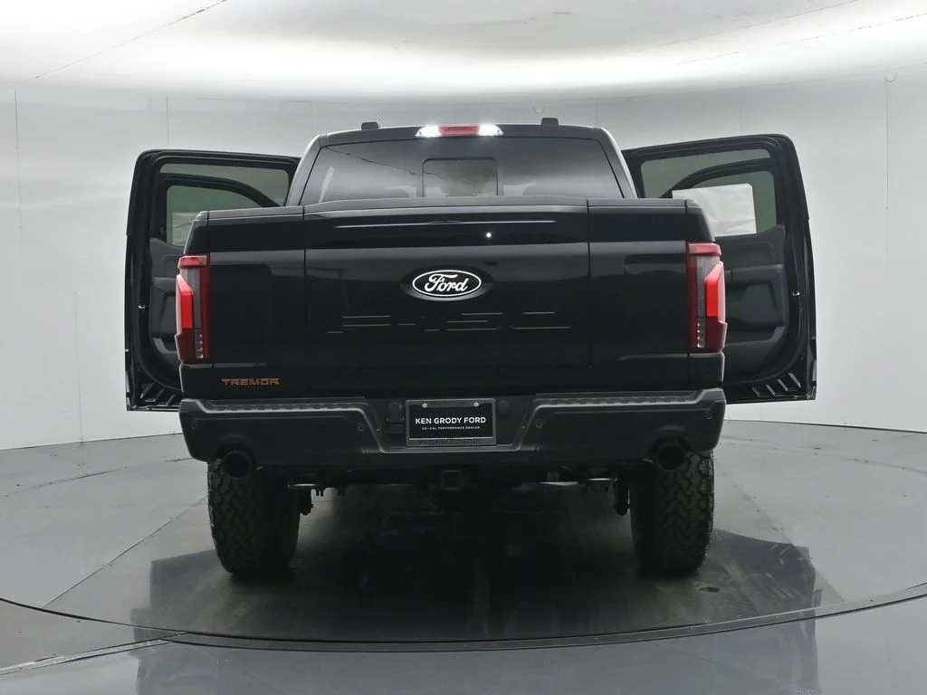 New 2026 Agate Black Metallic Ford Tremor image 39