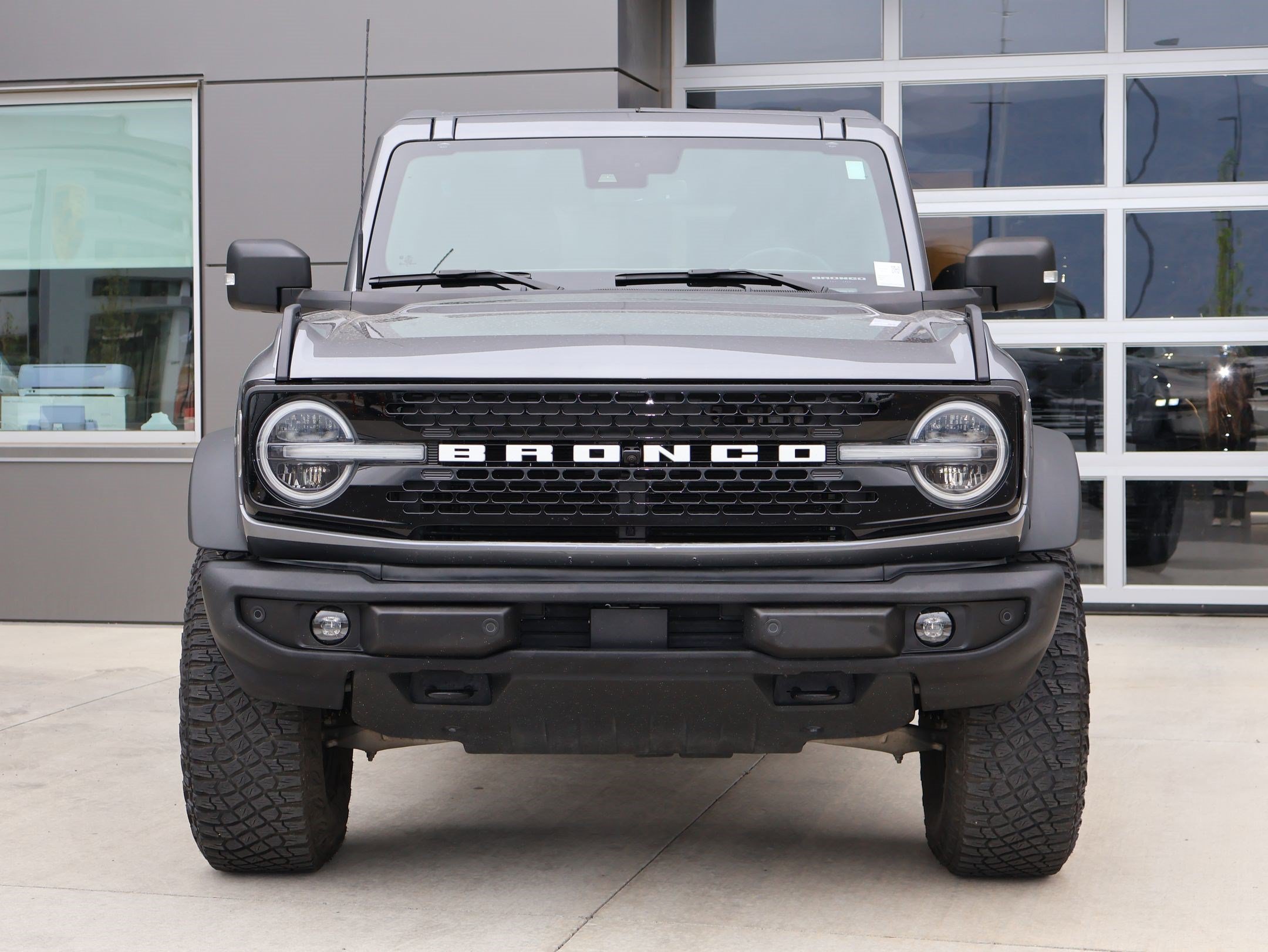Used 2022 Gray Metallic Ford Base 4 Door Advanced 4x4 image 2