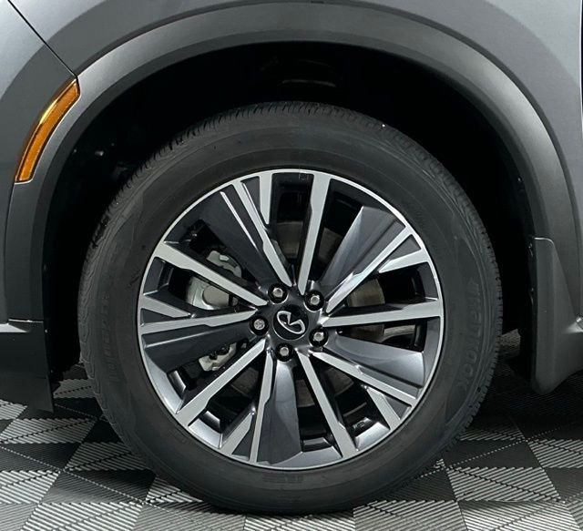 New 2027 GRAPHITE SHADOW INFINITI Luxe FWD image 10