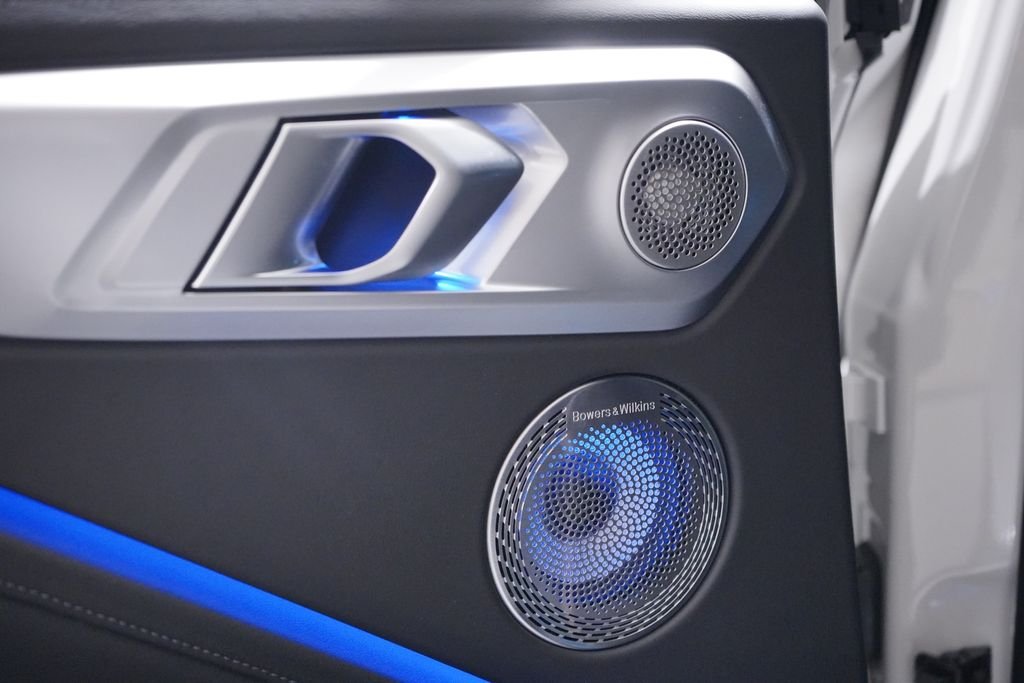 New 2026 White Metallic BMW Label image 18